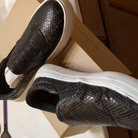 Matisse Black Snake slip on shoe size 7.5 worn once. In original box. - Picture 3 of 4